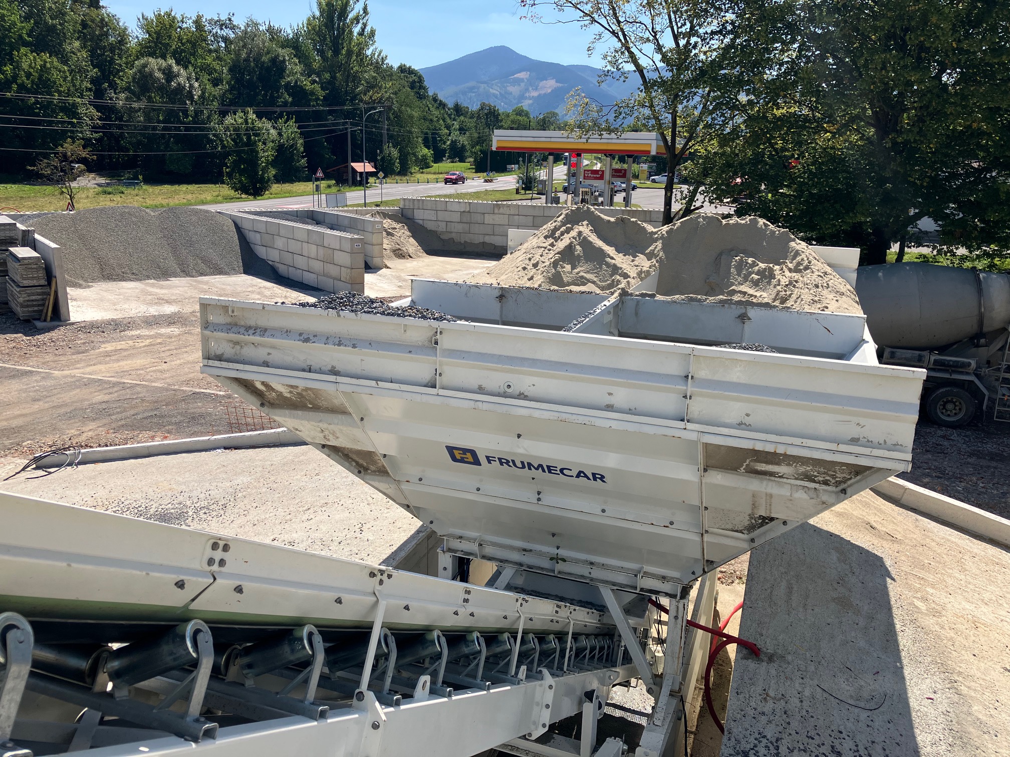 materiál na beton